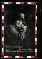 AK Frau In Uniform Auf Einem Stuhl  - Weltkrieg 1914-18