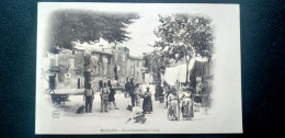 06 , Mougins , Place Commandant Lamy Et Ses Habitants  Début 1900... - Mougins
