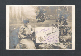 OUDE POSTKAART - DAME - VROUW  " J' ATTENDS"  - 1904   (14.683) - Sonstige & Ohne Zuordnung