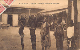 Côte D'Ivoire - NU ETHNIQUE - Filles Apportant Du Caoutchouc à Aboisso - Ed. C.F.A.O. 1 - Costa D'Avorio