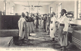 Algérie - Armée D'Afrique - Chez Les Spahis - La Chambrée - Revue De Semaine - Ed. Lévy L.L. 6218 - Other & Unclassified