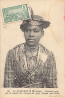 La Guadeloupe Historique - Costume Porté Par La Plupart Des Femmes Du Pays - Adopté Vers 1855 - Ed. F. Petit 16 - Sonstige & Ohne Zuordnung