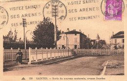 Saintes * Sortie Du Nouveau Souterrain , Avenue Jourdan * Villageois - Saintes