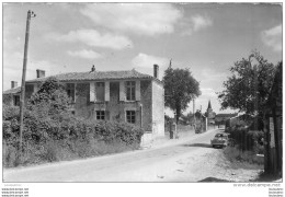 SAINT PHILBERT DU PONT CHARRAULT VUE GENERALE ET AUTOMOBILE - Sonstige & Ohne Zuordnung