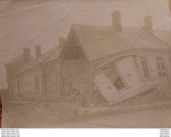 MAUCOURT SOMME MAISON ANCIENNE POPOTTE  APRES BOMBARDEMENTS  PHOTO ORIGINALE 10.50 X 8 CM - Guerra, Militares