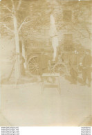 LE PROFESSEUR WELSEN 10/1903 ACROBATE EQUILIBRISTE DEMONSTRATION EN CASERNE PHOTO ORIGINALE 11 X 8 CM - Sports