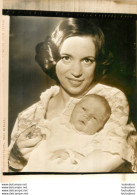 LA PRINCESSE BENEDIKTE DU DANEMARK  NAISSANCE D'UN ENFANT PHOTO DE PRESSE 24 X 18 CM - Célébrités