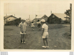 ENFANTS JAPONAIS SEANCES DE SPORT  PHOTO ORIGINALE 9 X 6.50 CM - Persone Anonimi