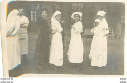 PREMIERE GUERRE WW1 INFIRMIERES CROIX ROUGE PHOTO ORIGINALE 7 X 4 CM - Guerra, Militares