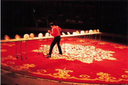 CHINE - Cirque - Spectacle - Homme - Tapis Rouge - Carte Postale - China