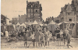 Malo Les Bains. La Plage Tres Animée Devant La Rue De Flandre. - Malo Les Bains