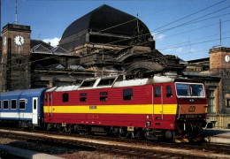 CPA Elektro-Zweisystem-Lokomotive 372 008-3, Tschechische Eisenbahnen, EC 175 Hungaria, Hbf. Dresden - Treni