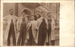 12059465 Zuerich Gruppenfoto Maenner Im Kittel Zuerich - Andere & Zonder Classificatie