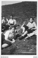 SUR LES BORDS DU LAC D'ISABY 10/1951 MONTAGNE PHOTO  12X9CM - Lieux