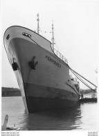 BATEAU FERRIERES EN BRETAGNE PHOTOGRAPHIE ANONYME VINTAGE SNAPSHOT  PHOTO ARGENTIQUE 24X18CM ANNEES 60 B1 - Bateaux