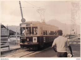 TRAMWAY DANS UN VILLE DU JAPON PHOTO ANONYME 13X9CM - Trenes