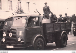 CAMION ET SOLDATS ITALIENS ANNEES 1940 PHOTO ORIGINALE 15 X 10 CM - Guerre, Militaire