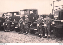 SOLDATS ARMEE ITALIENNE DEVANT LEUR CAMION  PHOTO ORIGINALE 14 X 10 CM - Guerre, Militaire