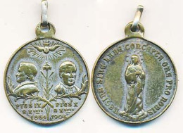 Médaille Métallique Diamètre 32mm Pie IX Et Pie X 1854 - 1904   Regina Sine Labe Concepta Ora Pro Nobis  Vierge - Altri & Non Classificati