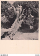 HOMME ET FEMME EN MAILLOT DE BAIN PHOTOGRAPHIE ANONYME VINTAGE SNAPSHOT  PHOTO  24X18CM ANNEES 60 - Personnes Anonymes