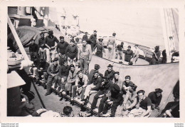 LE FELIX ROUSSEL SUR SAIGON MARINS SOLDATS A BORD PHOTO ORIGINALE 9 X 6 CM R1 - Barcos