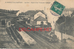 42 // SAINT BONNET LE CHATEAU    La Gare - Départ D'un Train Pour Sembadel - Other & Unclassified