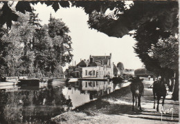 ***  45  *** MONTARGIS  Canal De La Briare  écrite TTB Chevaux De Halage Et Péche Au Fond  - Montargis