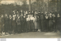 CARTE PHOTO GROUPE UNIQUEMENT DE FEMMES PEUT ETRE FIN DE GUERRE - A Identifier