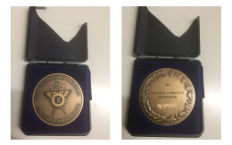 Médaille Cercle Royal Mars & Mercure   2011 + Livre 5O Ieme Anniversaire - Andere & Zonder Classificatie