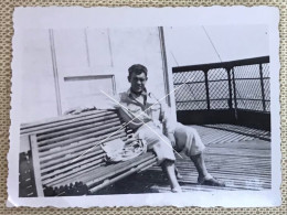 PARIS Portrait Décontracté Au Sommet De La Tour Eiffel Photo Snapshot Située Et Datée Juillet 1939 - Lieux