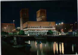 OSLO. -  The Oslo City Hall By Night.      Non Circulée. - Norway