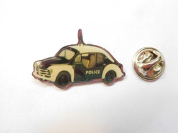 Beau Pin's , Auto Renault 4CV , Police - Renault