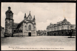 Maine Et Loire , Beaufort En Vallée , Place De L'église Notre Dame Et Musée - Autres & Non Classés