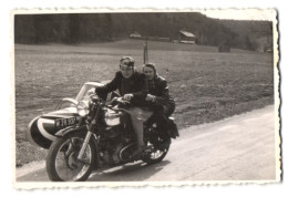 Fotografie Unbekannter Fotograf Und Ort, Sarolea Motorrad Mit Beiwagen, Kennzeichen W 28.937  - Cars