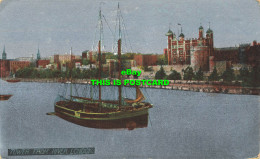 R598699 London. Tower From River. Postcard - Other & Unclassified