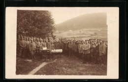 Foto-AK Feldgeistlicher Und Soldaten In Uniform Bei Einer Messe  - Weltkrieg 1914-18