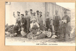 35322 / CAMP D'AUVOURS Sarthe Les CUISINIERS CPA Militaria 1910s L.M. Cuisto Cuisine Militaire - Other & Unclassified