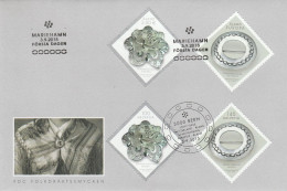 Aland Suisse 2015 FDC Mixte Emission Commune Bijoux Broches Aland Switzerland Joint Issue Jewelry Mixed FDC - Gemeinschaftsausgaben