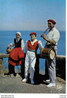 Folklore Basque Groupe CHELITZTARRAK De Biarritz N°1771 Couple De Danseurs Basques TXISTULARI Tambourin VOIR DOS - Biarritz