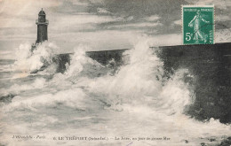 FRANCE - Le Tréport - La Jetée - Un Jour De Grosse Mer - Carte Postale Ancienne - Le Treport