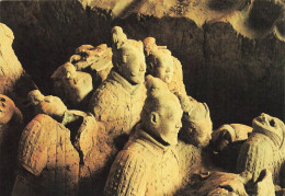 CHINE - Terra Cotta Warriors Jast Unerhthed - Statues De Soldats - Carte Postale - Chine