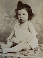 Photo Cdv J. Bonnet à Sétif - Bébé, Petit Couette Sur La Tête, Ca 1895-1900 L432 - Old (before 1900)