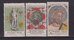 CZECHOSLOVAKIA  - 1968 Prague Castle Set Never Hinged Mint - Unused Stamps