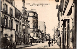 92 LEVALLOIS PERRET - LA RUE DES ARTS - Levallois Perret