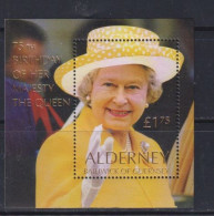 Año 2001 Yvert Hoja 9 (nº167)   75 Aniversario Reina Elizabeth - Alderney