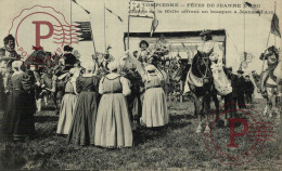 FRANCIA. FRANCE. Compiègne. FÊTES DE JEANNE D' ARC. Les Dames De La Halle Offrant Un Bouquet - Compiegne