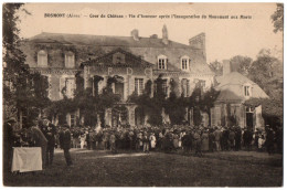 CPA 02 - BOSMONT (Aisne) - Cour Du Château. Vin D'honneur Après L'inauguration Du Monument Aux Morts - Ed. F. Baube - Other & Unclassified