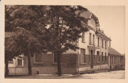 GOURAINCOURT  -  LONGWY   -   MEURTHE & MOSELLE  -   (54)   -  CPA  -  L'ECOLE  DES  FILLES. - Longwy