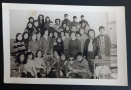 #15    Photo Noir Et Blanc Garçon Fille Photo D’école Photo De Groupe / Boy Girl School Photo Group Photo - Anonymous Persons