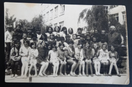 #15    Photo Noir Et Blanc Garçon Fille Photo D’école Photo De Groupe / Boy Girl School Photo Group Photo - Personas Anónimos